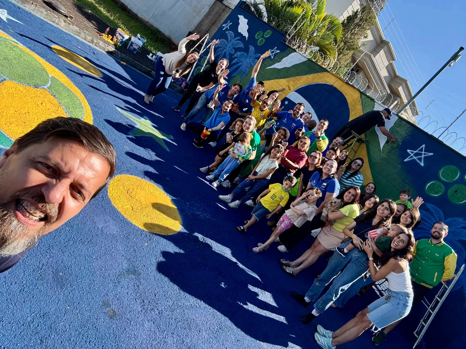 Grupo reunido no Beco da Copa